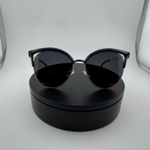 Fendi Butterfly Style Glasses - Picture 1 of 6